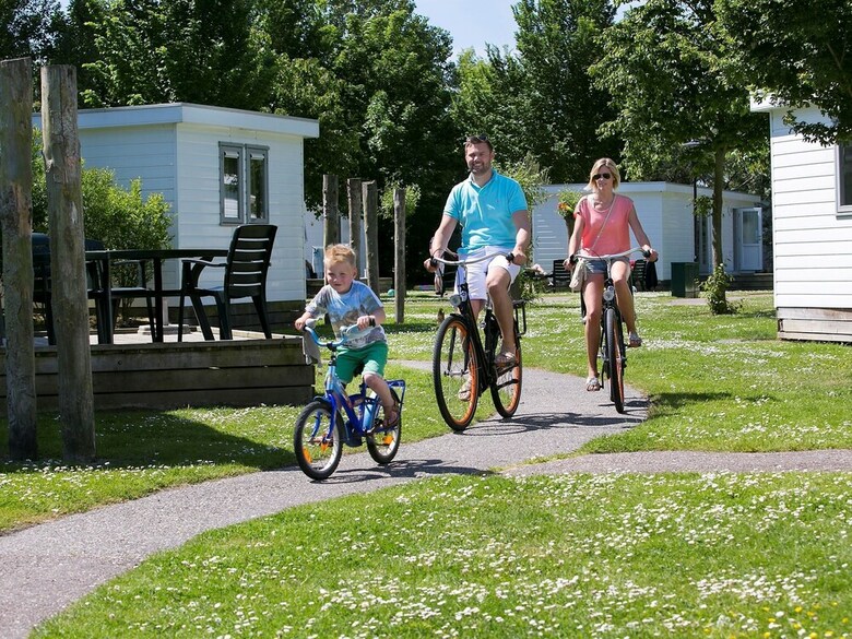 Tidy Holiday Home With Microwave, Beach At Walking Distance