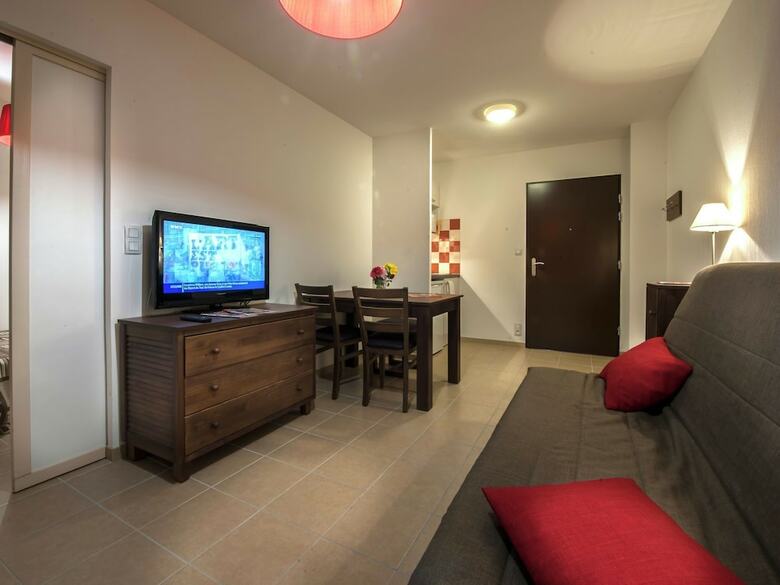 Nice Apartment At A Shared Swimming Pool In The Dordogne