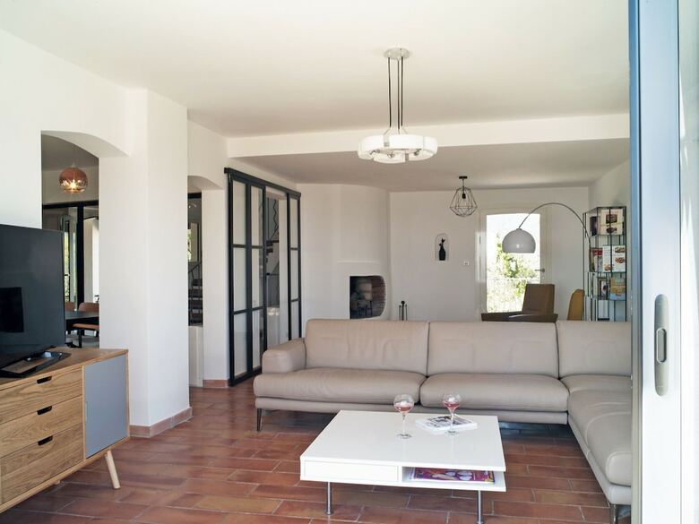 Uxurious Villa In Fr�jus With Heated Pool & Panoramic View