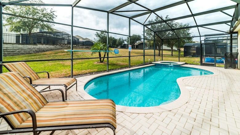 Villa 2624 Daulby Street