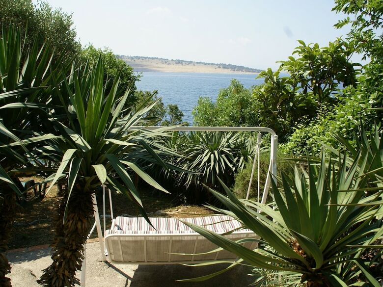 Cosy Apartment With Private Beach In Kraljevica