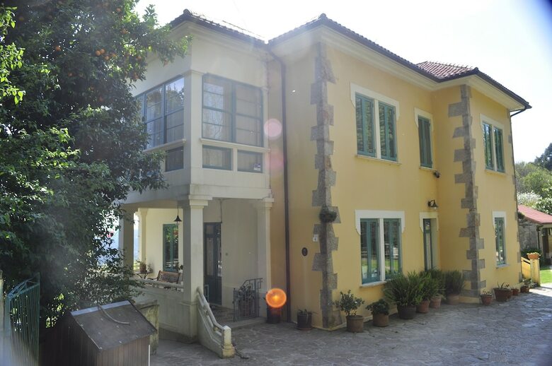 Hostal Albergue Tur�stico Alvarella