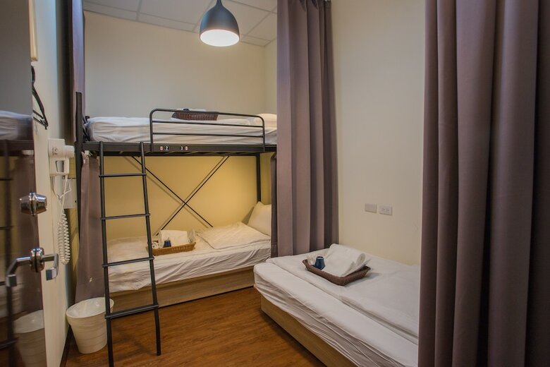 Hostal Douzi Home Hotel-nearby Metro - Hostel