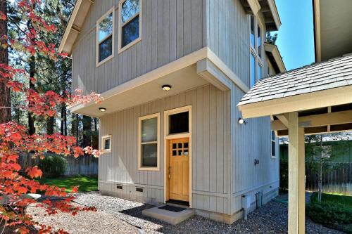 Custom Lake Tahoe Cottage House