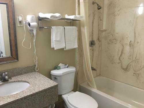 Chisholm's Motor Inn