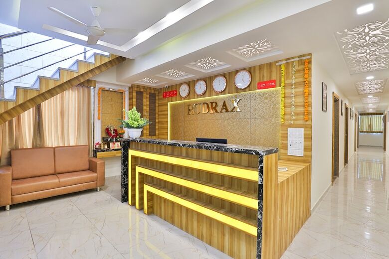 Oyo 24444 Hotel Rudrax