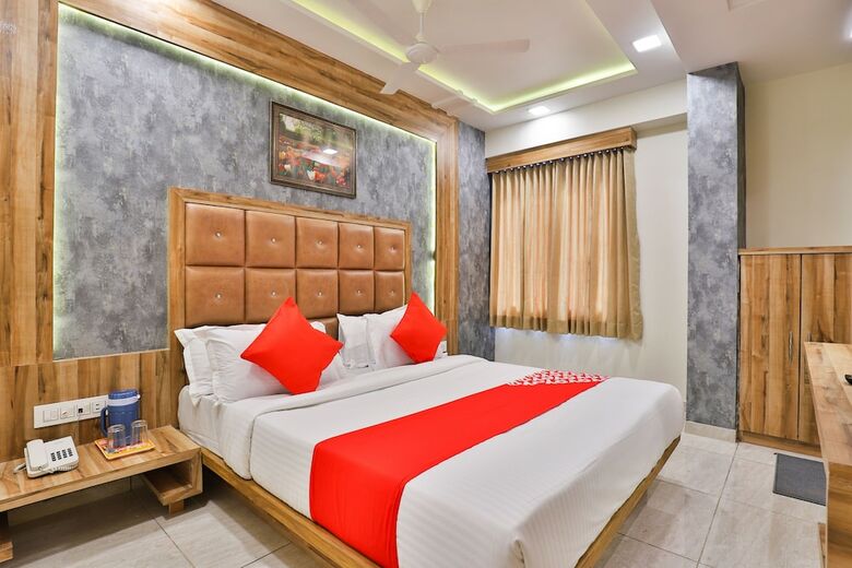 Oyo 24444 Hotel Rudrax