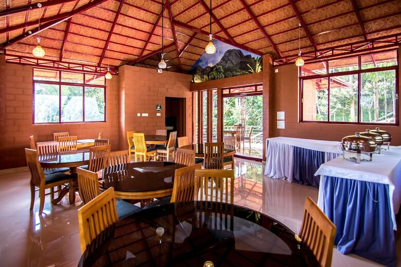 Hotel Edakkal Village Resort