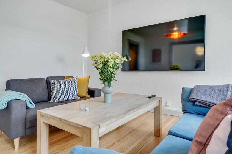 Apartment 2 Bedroom With Lake View