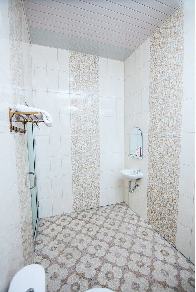Capital O 540 Esther Hotel