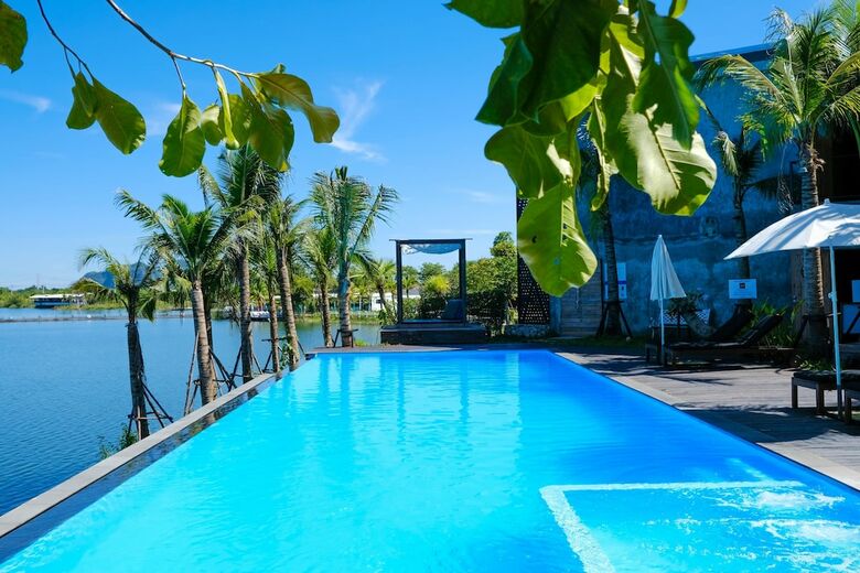 Hotel Inlaya Ratchaburi