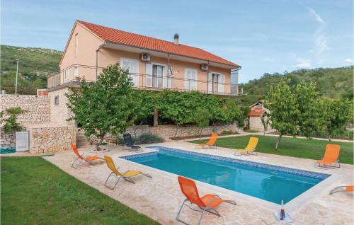 Four-bedroom Holiday Home In Slivno