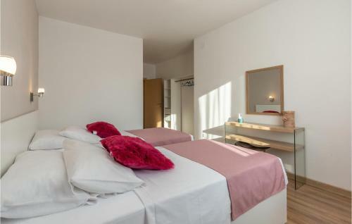 Seven-bedroom Holiday Home In Kamenmost