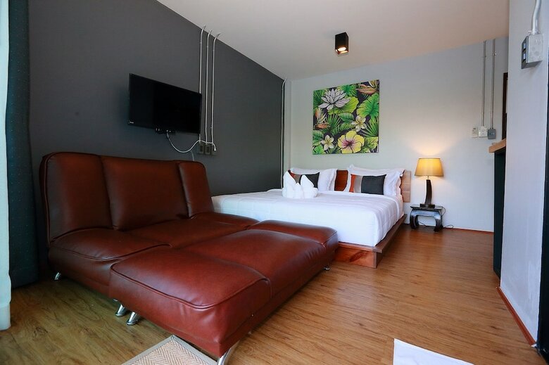 Hotel Canvas Family Home