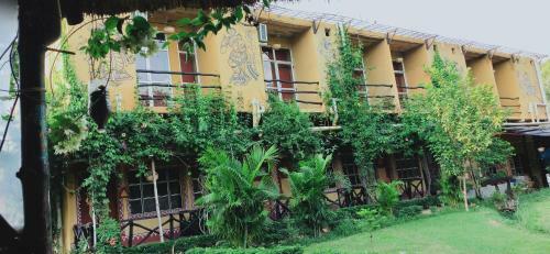 Hotel Roshnai Village Resort