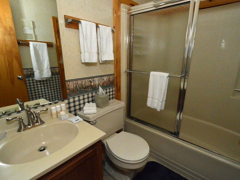 2 Br: Powderidge 33