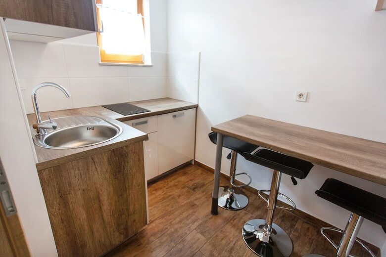 Hotel Domovoj Apartments And Rooms