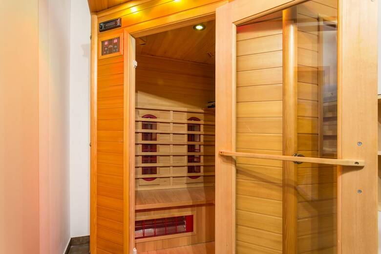Hotel Domovoj Apartments And Rooms