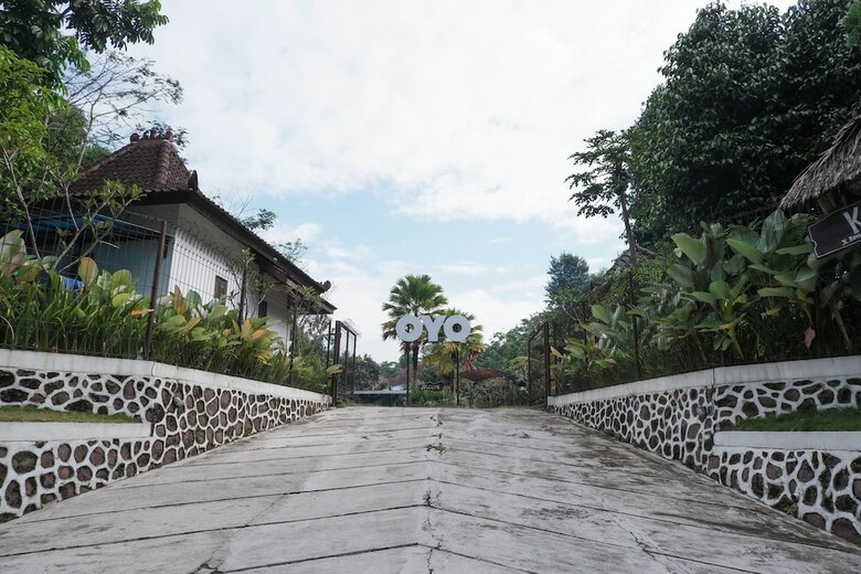 Hostal Oyo 550 Kebon Krapyak Cottage