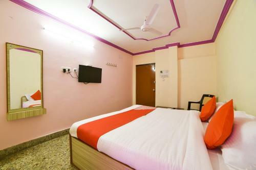 Hotel Oyo 17316 Radika Residency