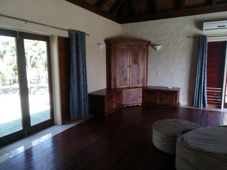 Hotel Qoqo Island Resort