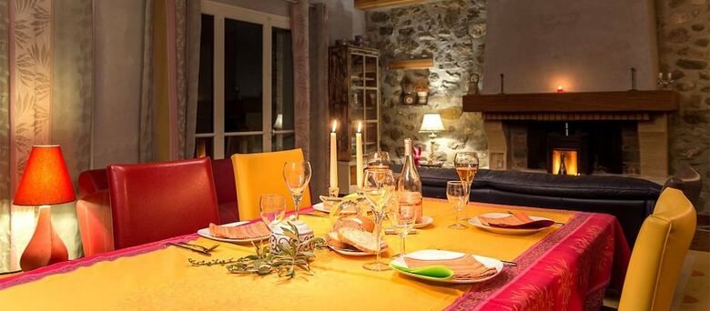 Hotel Hameau D'h�tes La Roseraie Drome