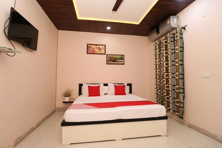 Hotel Oyo 28338 New Life