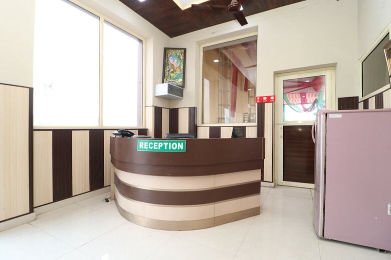 Hotel Oyo 28338 New Life