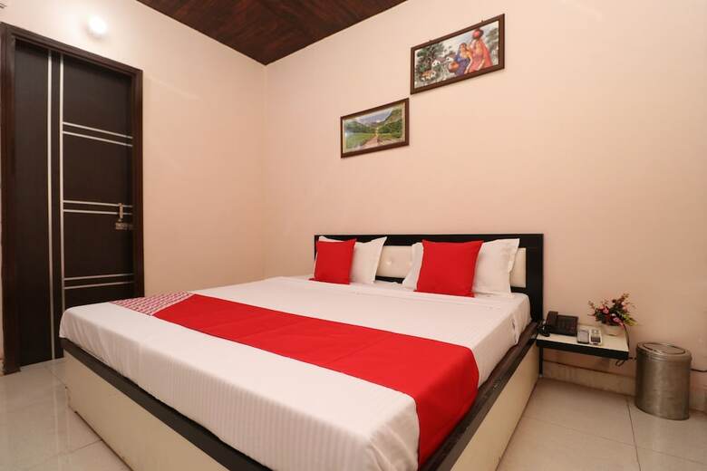 Hotel Oyo 28338 New Life
