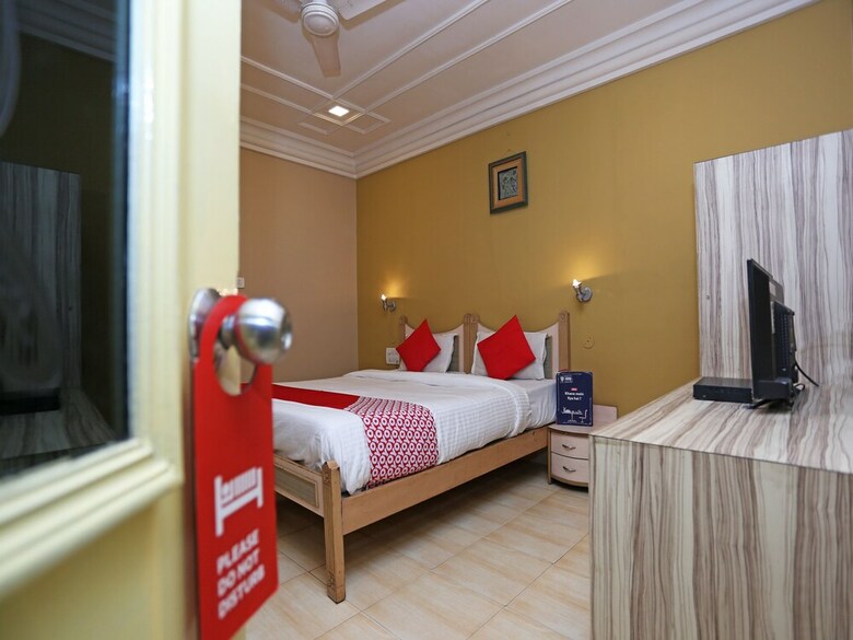Oyo 24860 Hotel Shiva International