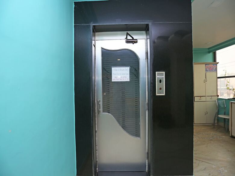 Oyo 24860 Hotel Shiva International