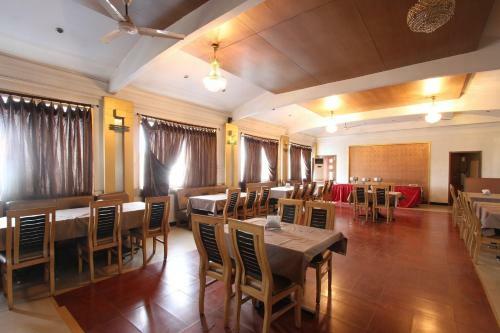 Oyo 23182 Hotel Dhammanagi Comforts