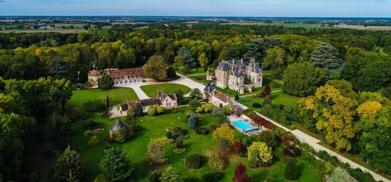 Chateau De Courcelles Le Roy