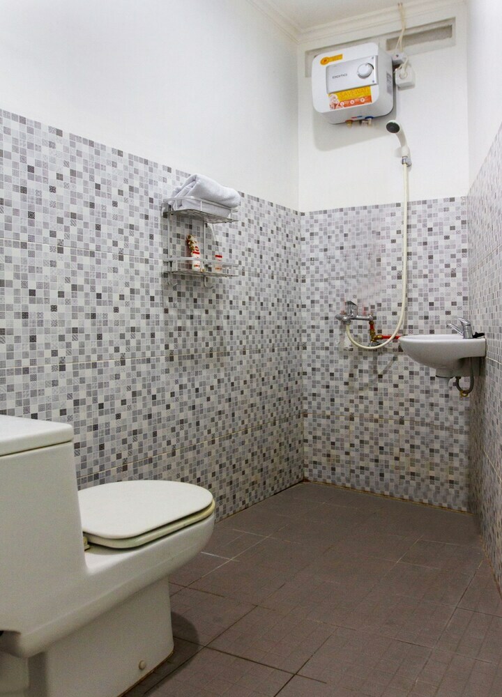 Hotel Oyo 502 Wisma Bukti