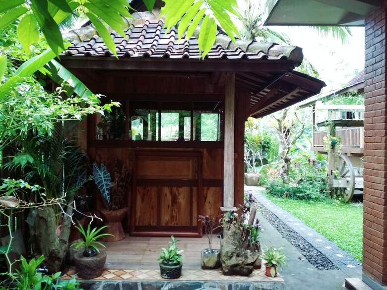Bed & Breakfast Jatiwangi Villa