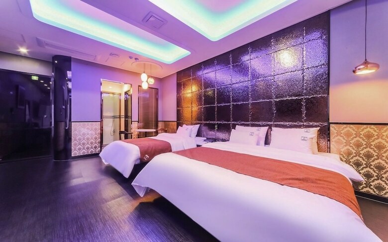 Legend Hotel