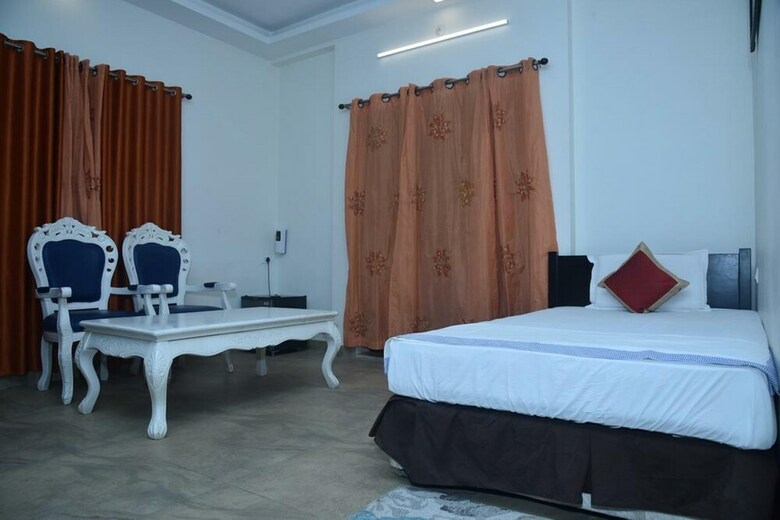 Man Singh Hotel And Resorts