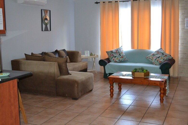 Villa Africa Emerald At 47 Petronella