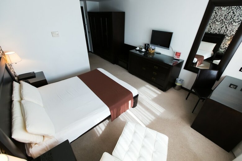 Mira Hotel