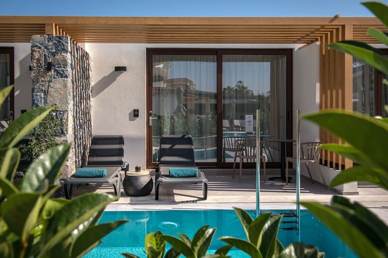 Aparthotel Petousis Hotel & Suites