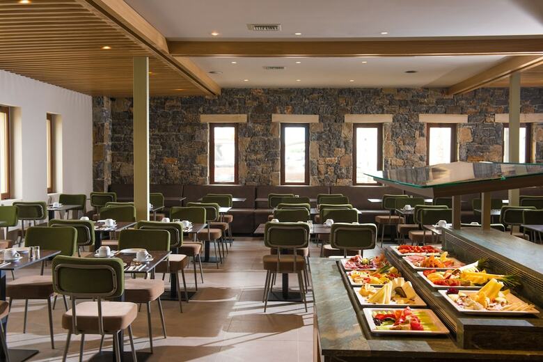 Aparthotel Petousis Hotel & Suites