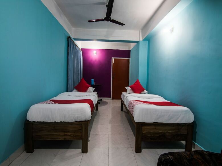 Hotel Oyo 14737 Lg Towers