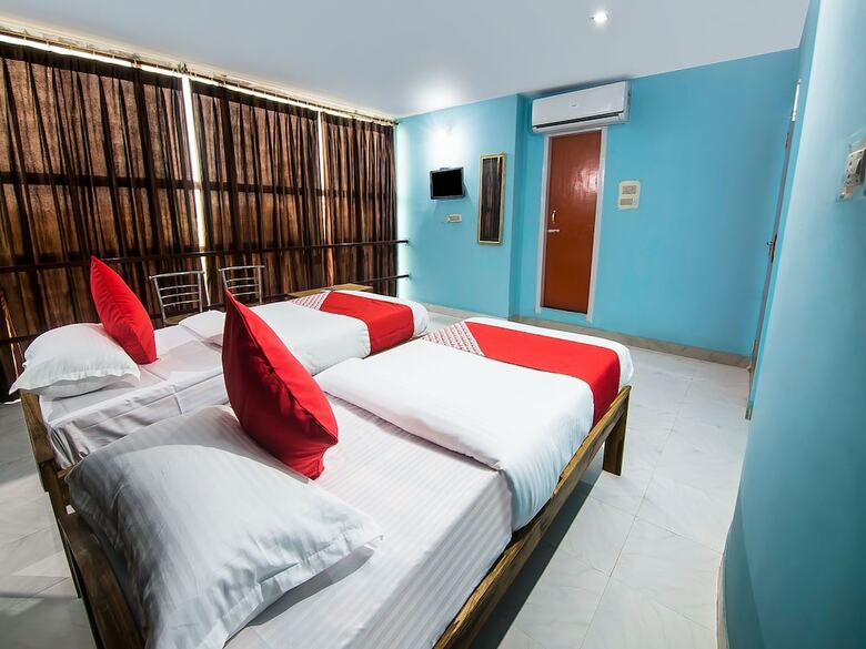 Hotel Oyo 14737 Lg Towers