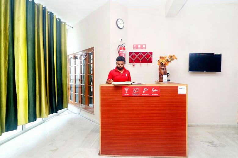 Oyo 18570 Hotel Jazz
