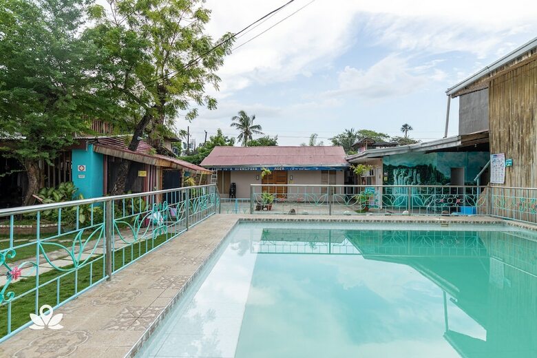 Hotel Zen Rooms Basic Iloilo Paraw Resort
