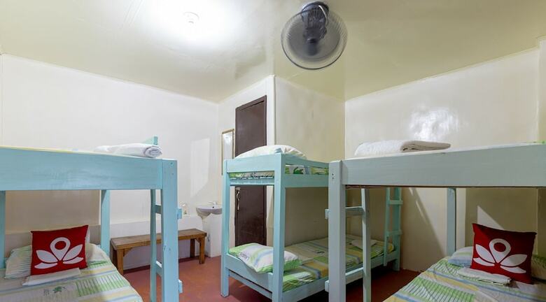 Hotel Zen Rooms Basic Iloilo Paraw Resort