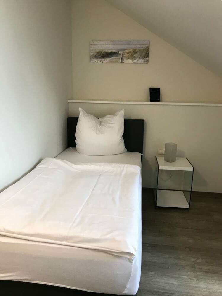 Hotel Pension & Restaurant Zur Wertachau