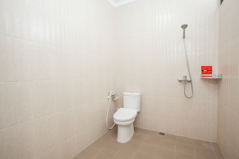 Hotel Reddoorz Near Sanan Malang