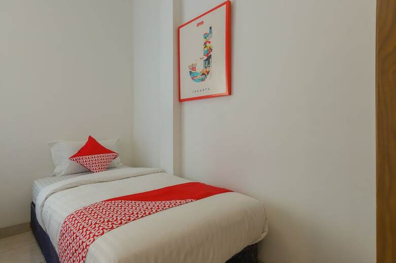 Hotel Oyo 866 Idola Residence