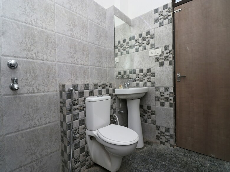 Hotel Capital O 30857 The Kd Resort
